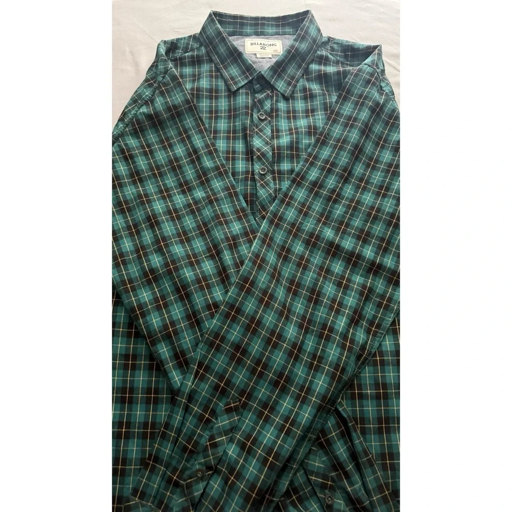 Men's Long Sleeve Plaid‎ Shirt NWT brand Is BILLABONG SZ XXL Green And Black